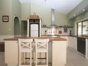 Currumbin Hideaway Holiday Home - Image 5