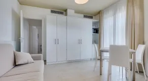 Apartaments Suites Ambassador - Image 4