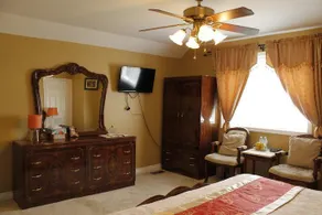 Grapelet Bed and Breakfast - Image 3