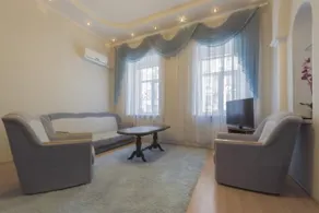 V Tihom I Krasivom Meste Kieva Apartment - Image 2