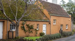 Unique cosy cottage with stunning gardens - Image 2