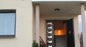 Willa Apollo - Image 2