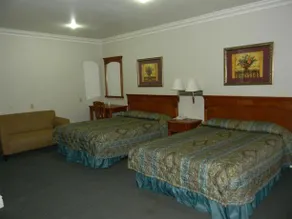 California Motel - Image 5