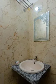 Hotel Sai Darshan by OYO Rooms - Image 2