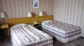 Hotel Half Time - Image 3