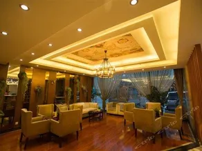 Four Seasons Holiday Hotel - Image 3