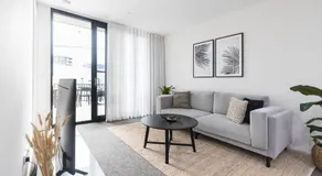 Contemporary Apartment In Wickham - Image 2