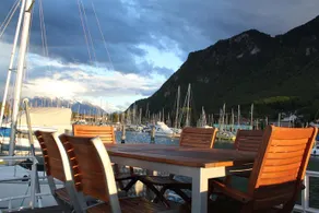 La Colombe Holiday Boat - Image 4