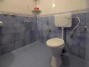OYO Rooms Near Dukles Hospital Candolim - Image 4