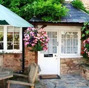 Wisteria Cottage - Image 2