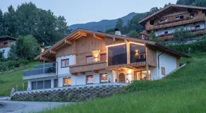 Chalet Bergzeit Ferienhaus mit Sauna & Wellness - Image 3