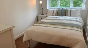 Stunning large 3 bedroom Penthouse Apartment - Image 3