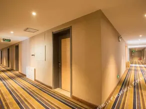 KUKE FASHION HOSTEL - Image 2