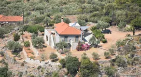 Gika's Hill Stone House - Image 5