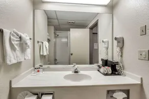 Ramada by Wyndham Salt Lake City Airport Hotel - Image 3