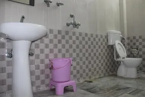 Hotel Kanishka - Image 5