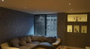2 Bedroom Apartment - Close to Piccadilly Train Station / Edge of the Northern Quarter - Image 2