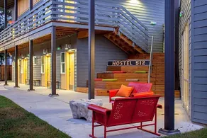 Hostel 512 - Image 2
