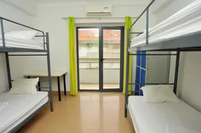 Hans Brinker Hostel Lisbon - Image 1