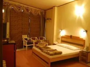 Hotel The Queen By Vivo Hotels - Image 4