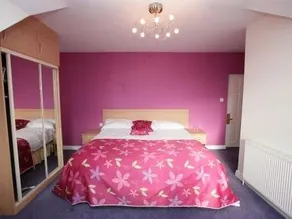Grand Hotel - Image 4