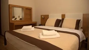 Leon Boutique Hotel - Image 4