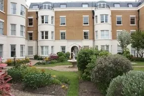Town or Country - Osborne House Apartments - Image 2