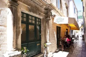 Mediteran Old Town Rooms - Image 2