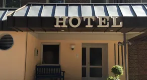 Hotel Neuenburger Hof - Image 4