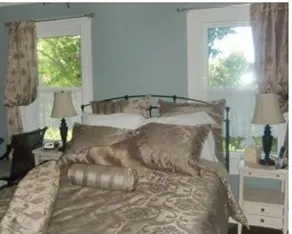 A Schooner Inn - Image 5