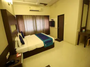 OYO Rooms RC Dutt Road - Image 2