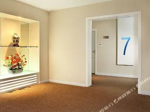 California Inn Hotel - Image 5
