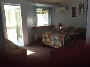 Redcliffe Holiday Let - Image 2