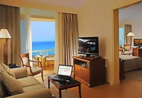 Mediterranean Azur Hotel - Image 3