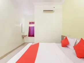 Hotel Dream Line Lodging & Boarding by OYO Rooms - Image 4