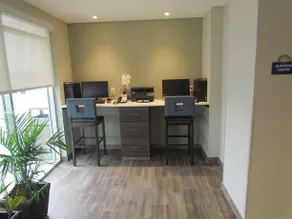Days Inn & Suites by Wyndham Airdrie - Image 3