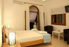Jenny's Apartments - Image 2
