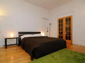 New York Central Herald Square Apartment - Image 4