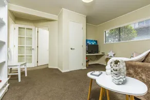 Stylish House In Browns Bay - Image 4