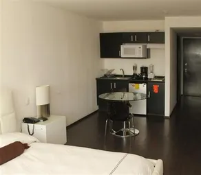 Pia Suites - Image 5