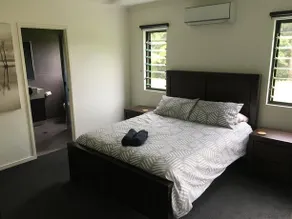The Whitsunday Holiday House - Image 4