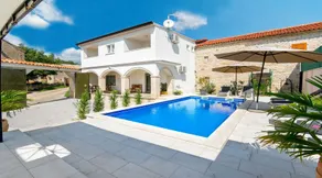 Holiday Home Villa Martin - Ruckzugsort auf dem Land mit Pool by Interhome - Image 1