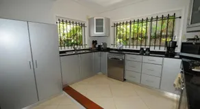 Villa Acassia, 140 sqm, pool, 500 m to La Preneuse Beach - Image 2