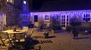 Courtyard Cottage - Image 2