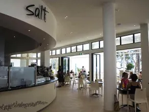 Hervey Bay Oceanfront Penthouse - Image 2