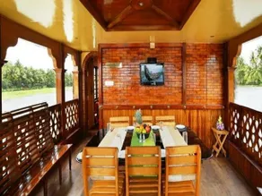 Rudra Houseboats - Image 2