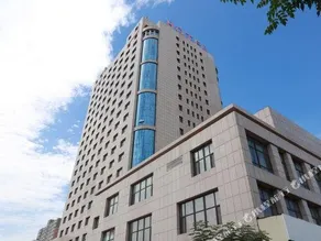 Crown Gloria Hotel - Image 5