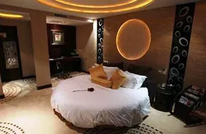 Chiang Nan Li Yang Hotel - Image 2