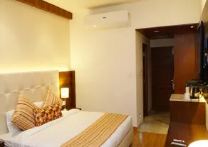 Hotel Chandigarh Beckons - Image 1