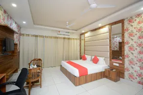 Hotel Pal Regency By OYO Rooms - Image 5